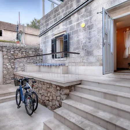 Villa View *